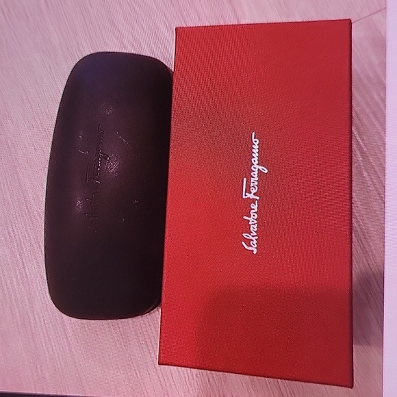 SALVATORE FERRAGAMO SUN GLASSES EUC IN CASE BOX - Picture 3 of 7
